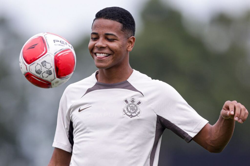 Corinthians segue treinando para estreia