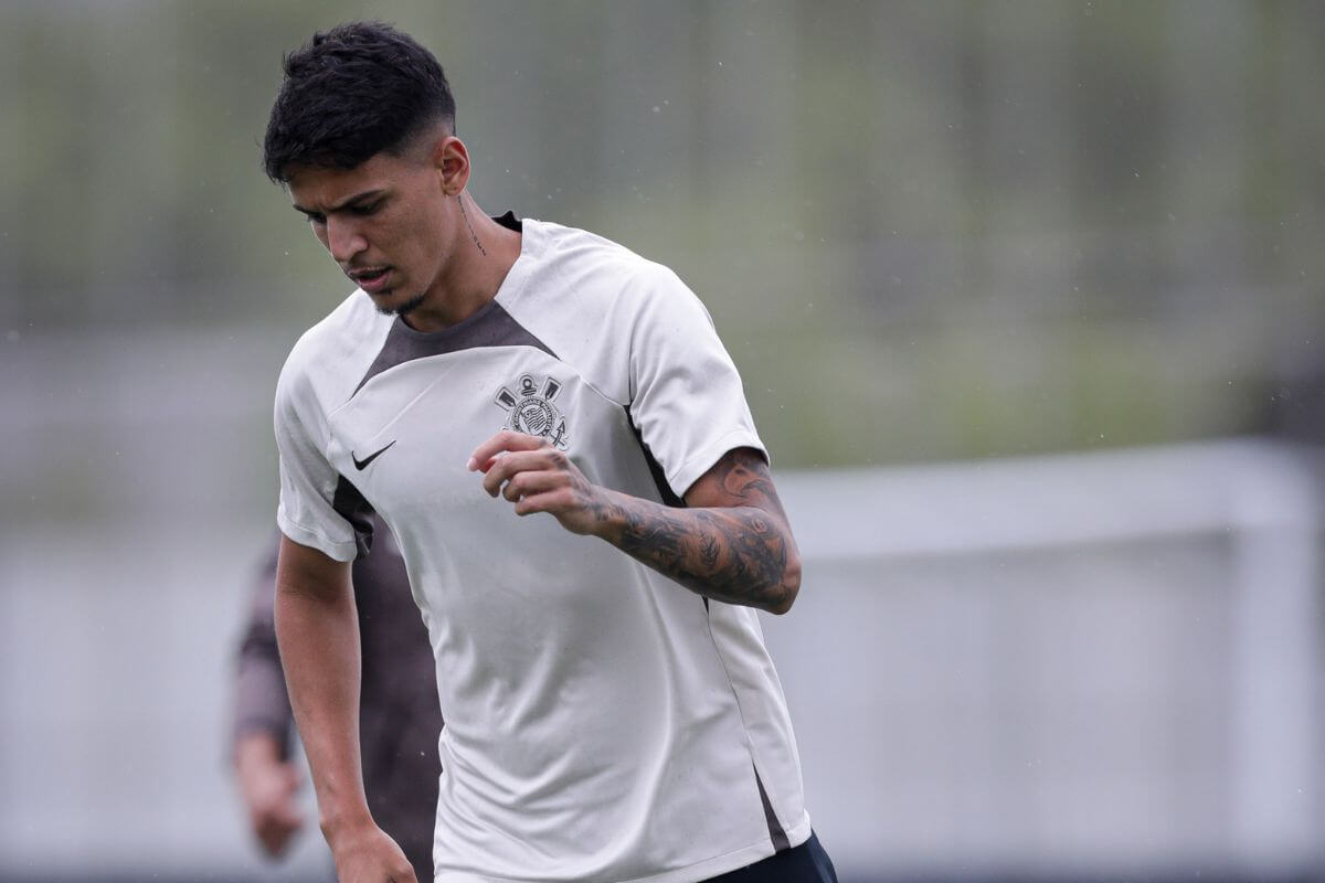 Corinthians treina para enfretar São Bernardo