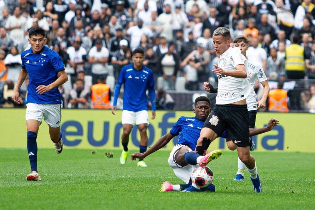 Corinthians x Cruzeiro na Copinha