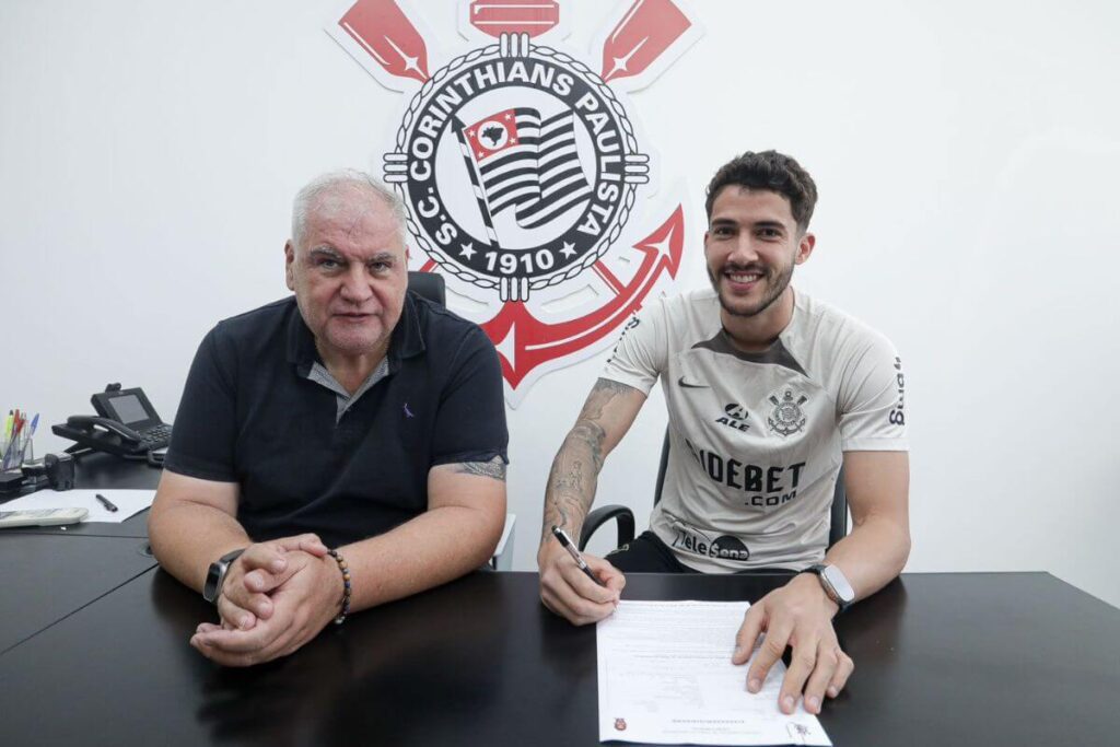 Gustavo Henrique é do Corinthians